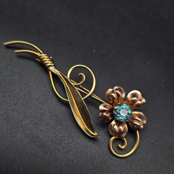 Van Dell 12K Gold Filled Flower Brooch Blue Rhinestone 31 - Picture 5 of 7